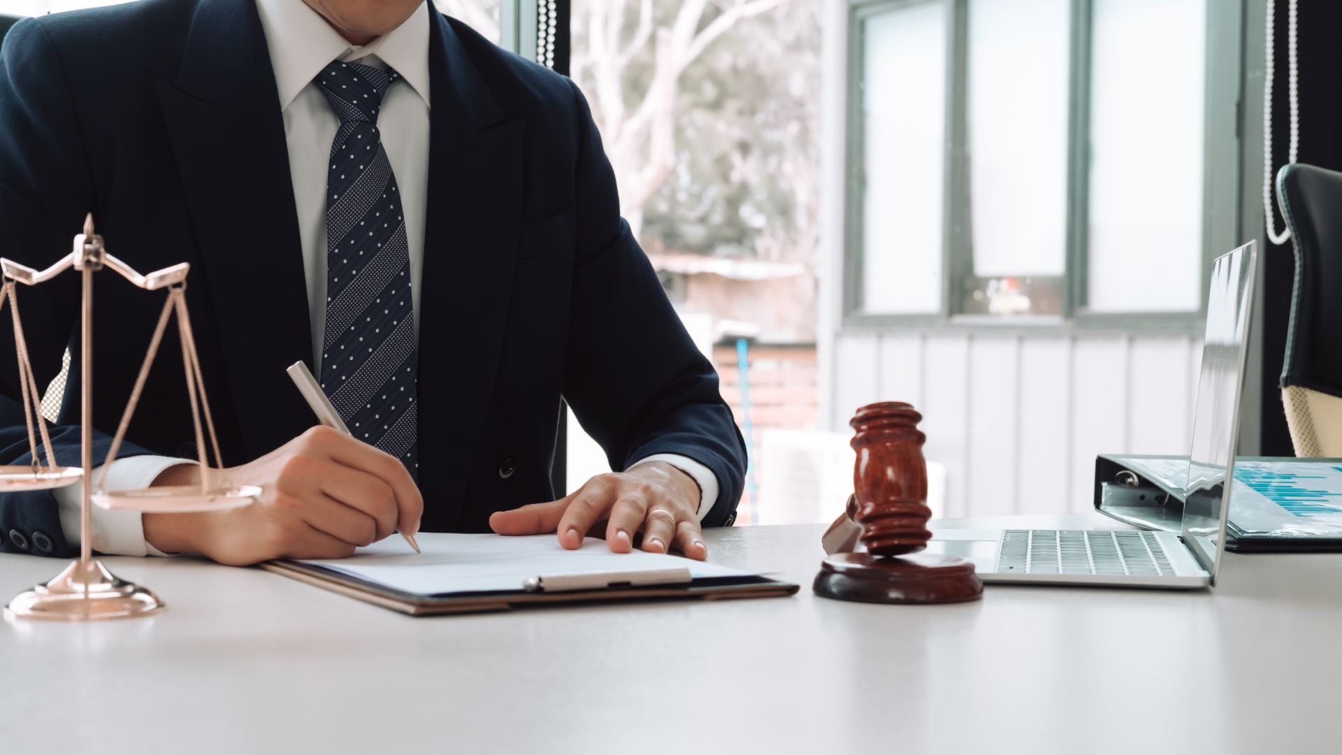 Speak With Evans Litigation And Trial Law After A Savannah Truck Accident - Get a Free Case Review Near Me