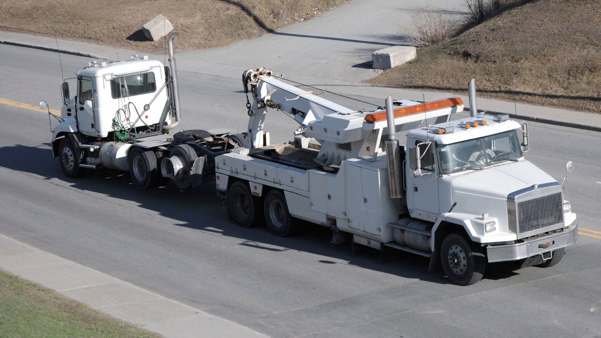 Call Our Commercial Vehicle Accident Attorneys in Roswell Today