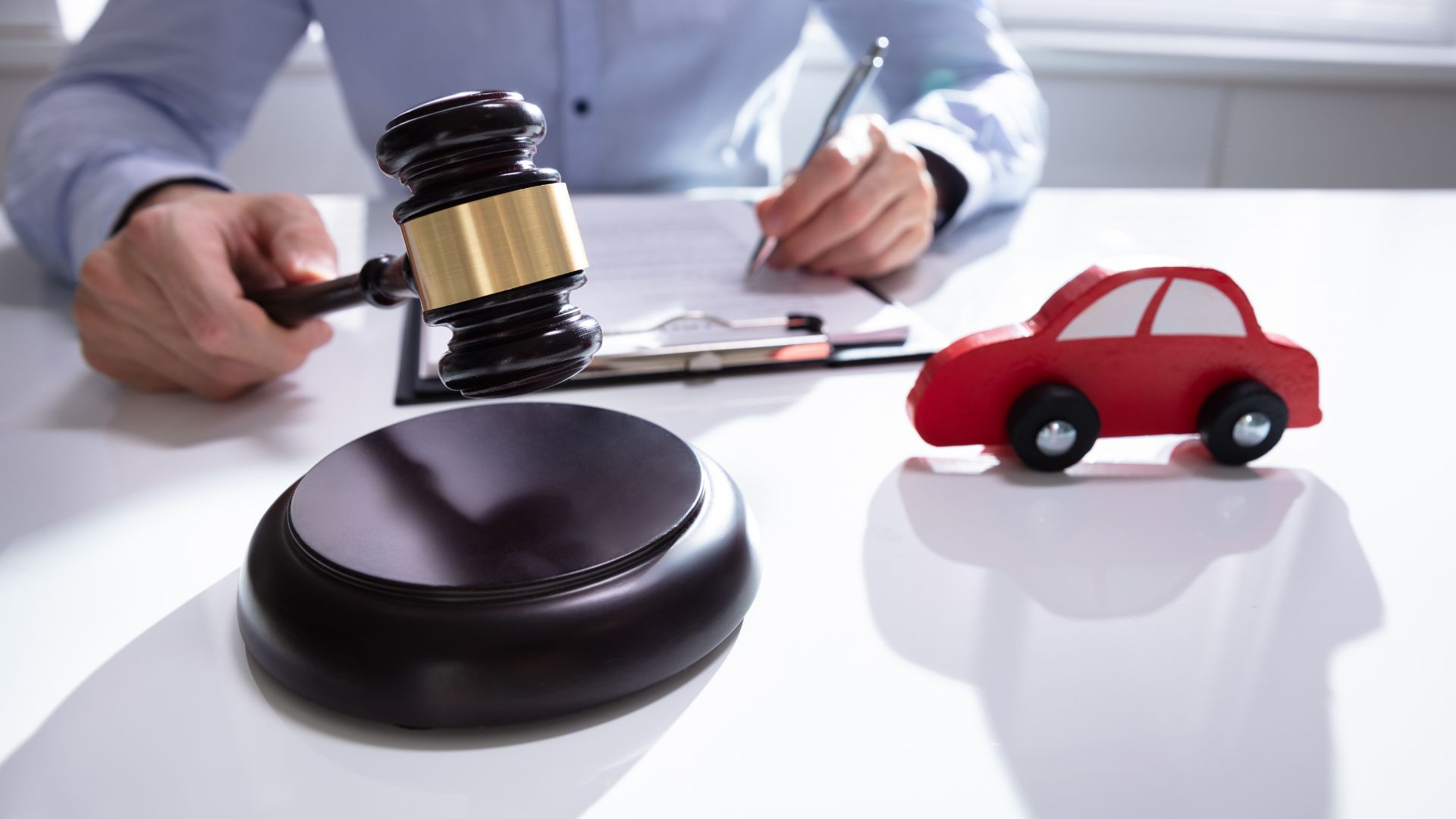 Contact Evans Litigation and Trial Law After an Atlanta Commercial Vehicle Accident Near Me.jpg