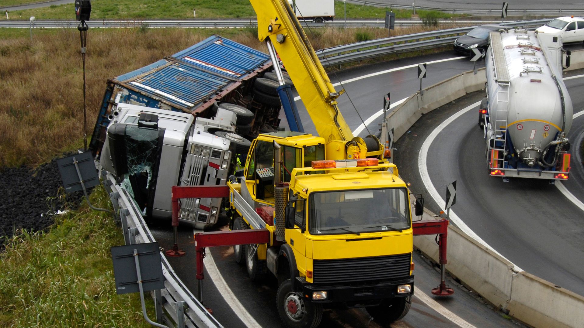 How Savannah Truck Accident Lawyers Build Claims Against Trucking Companies Near Me