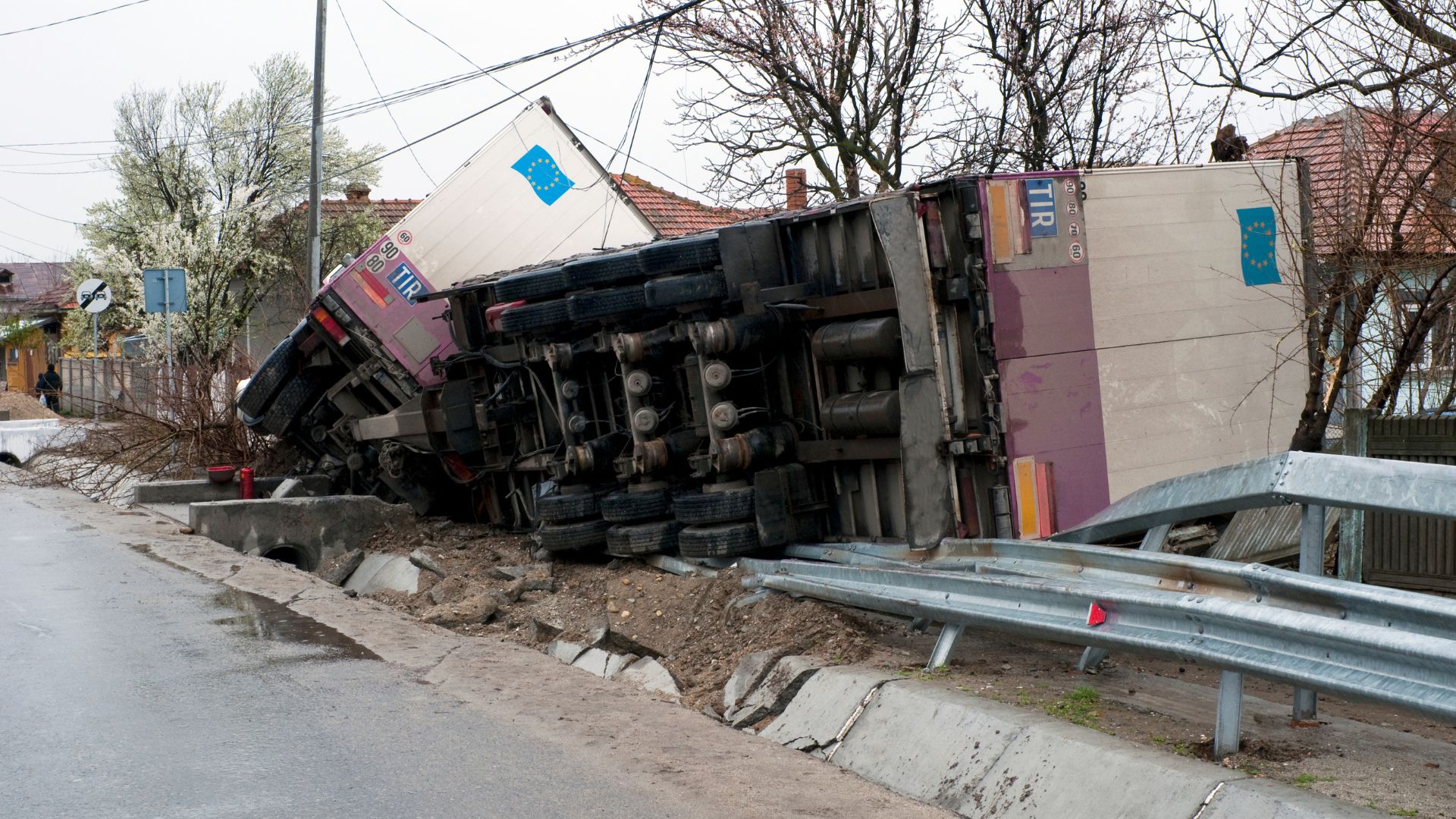 How a Columbus Truck Accident Lawyer Builds Strong Injury Claims Near Me