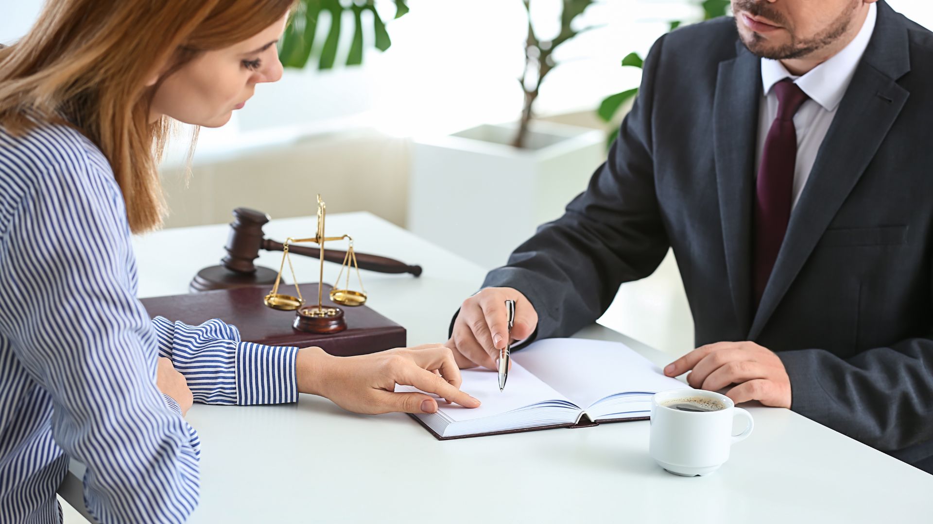 How Evans Litigation and Trial Law Helps After FedEx Truck Rear-End Accidents in Georgia - Call for a Free Consultation Near Me