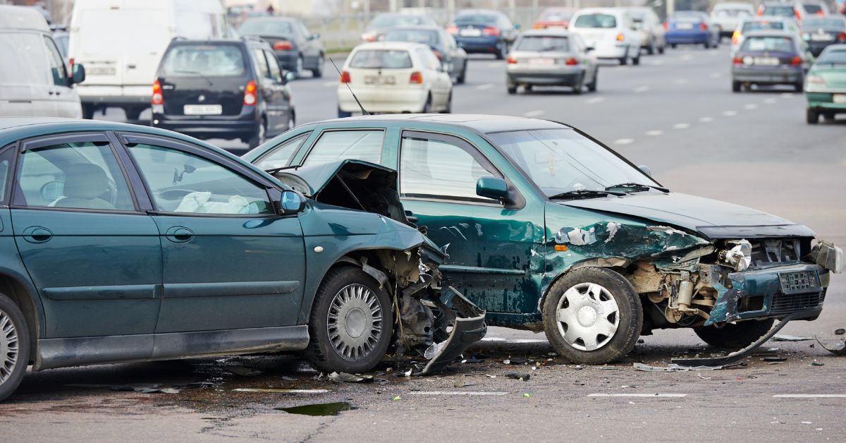 How Truck Accident Lawyers Prove Chain Reaction Fault