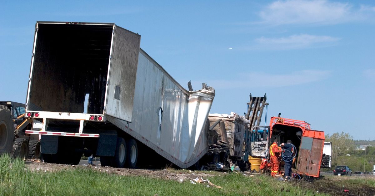 Multi-Vehicle Crash with Semi-Truck Shuts Down I-285 in the Atlanta Area