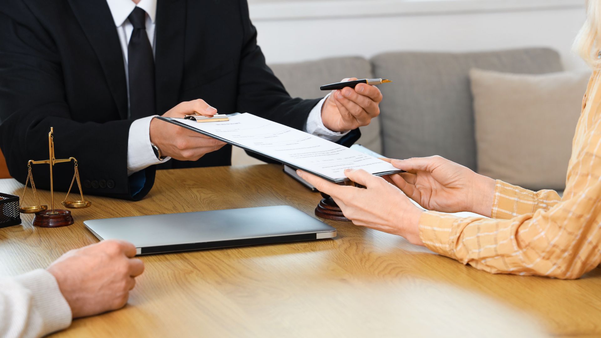 Contact UPS Truck Intersection Accident Attorneys in Georgia - Evans Litigation and Trial Law, Call 24/7 near Me